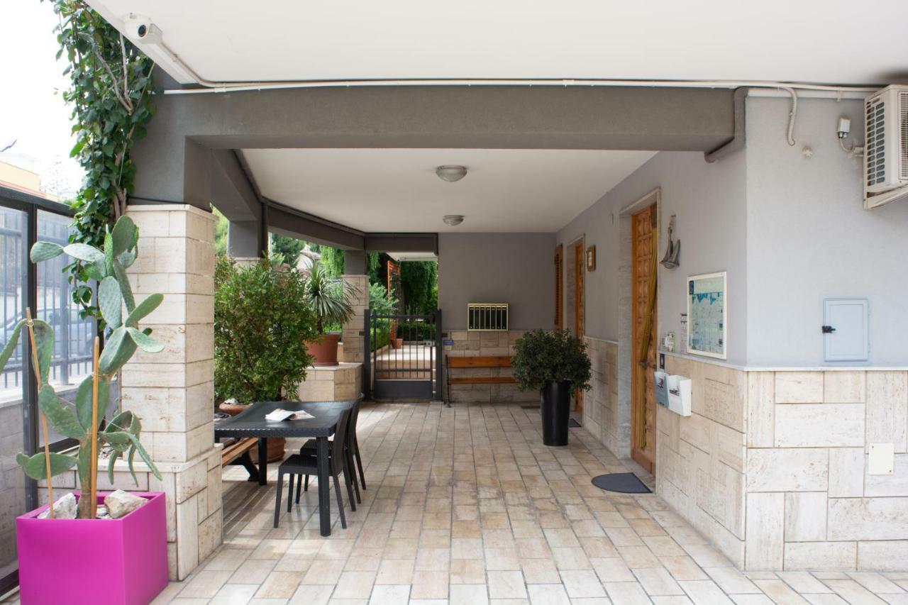 Villa Franca Mini Appartamenti Bisceglie Bagian luar foto