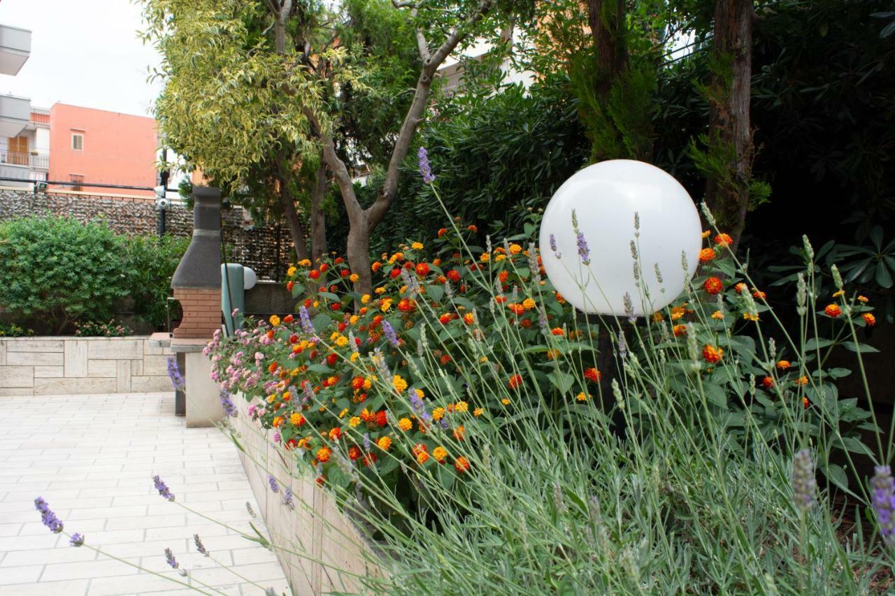 Villa Franca Mini Appartamenti Bisceglie Bagian luar foto