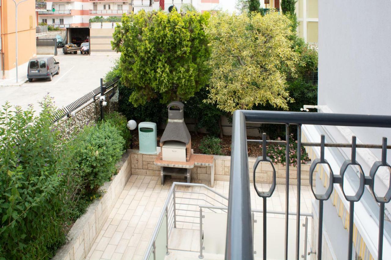 Villa Franca Mini Appartamenti Bisceglie Bagian luar foto